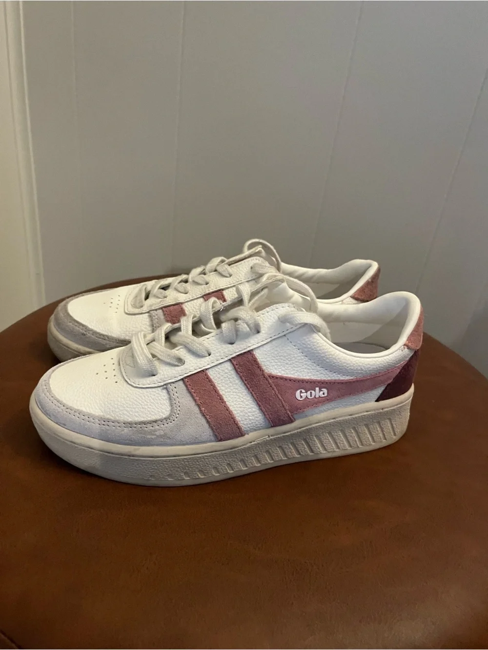 Women’s GOLA White & Pink Retro Sneakers -like NEW -7